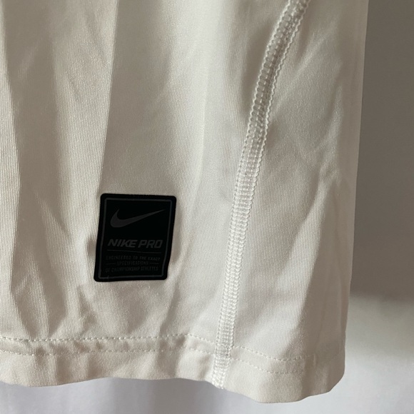 Nike pro shirt - Picture 2 of 6